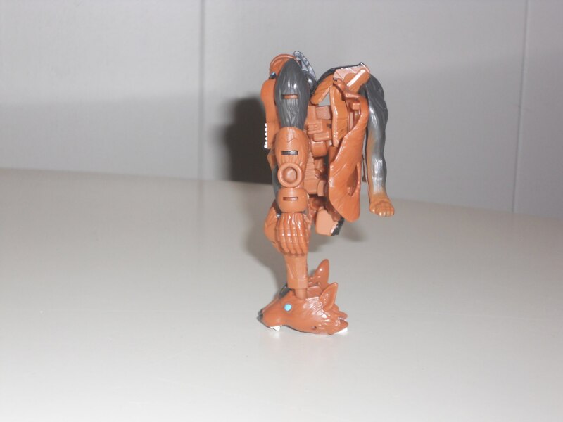 Image Of Core Class Tasmania Kid In Hand From Transformers Legacy United  (7 of 28)